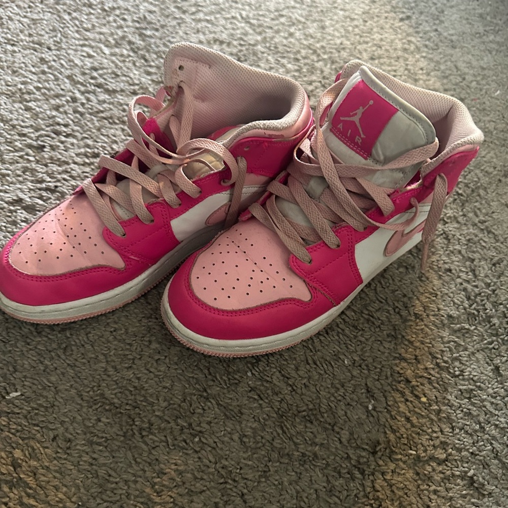 Jordan Sneakers in Pink and White